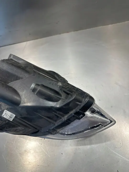 Faros delanteros derecho Hyundai i20 2010 OEM 921024P000 image 6