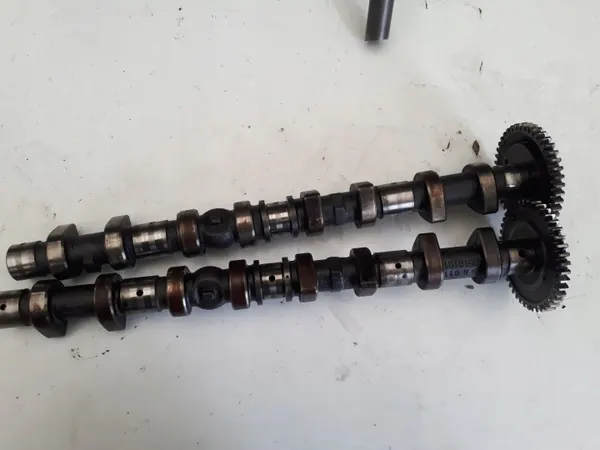 Arbre à cames Mercedes Sprinter 2.2 OEM R 6110510101 image 2