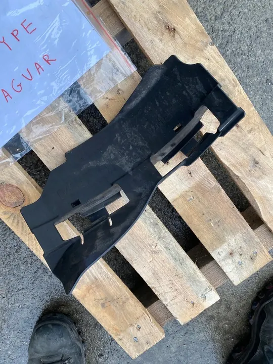 Bromskydd Fram Jaguar F-Type 2019 image 4