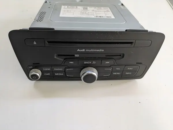 Audi A1 8X Radio CD USB OEM 8X0035180C image 2