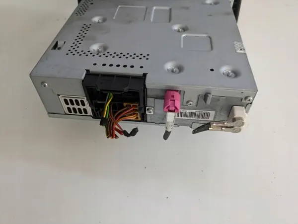 Audi A1 8X Radio CD USB OEM 8X0035180C image 4
