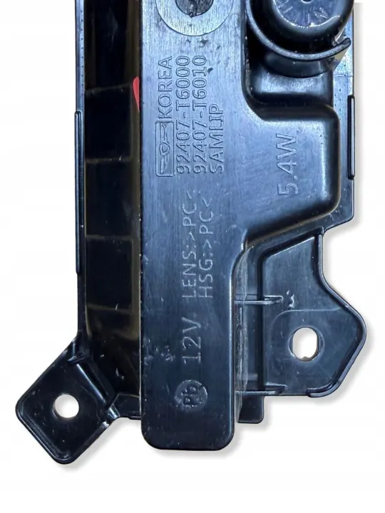 Luz de matrícula Genesis G80 OEM 92407T6000 image 7