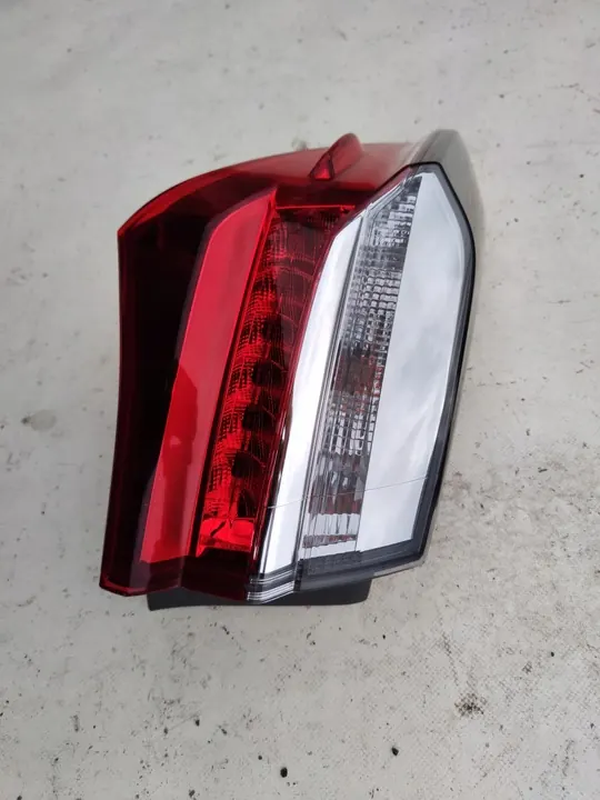 Luz trasera izquierda Toyota Corolla E16 Lift image 2