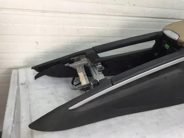 Mercedes-Benz ML W164 middenconsole armsteun OEM A1646801314 image 3