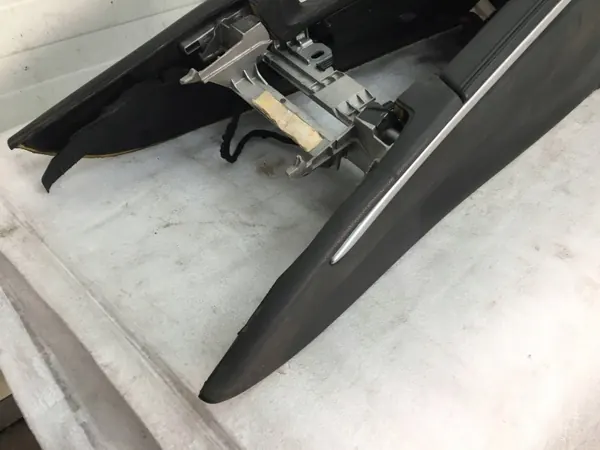 Mercedes-Benz ML W164 middenconsole armsteun OEM A1646801314 image 6