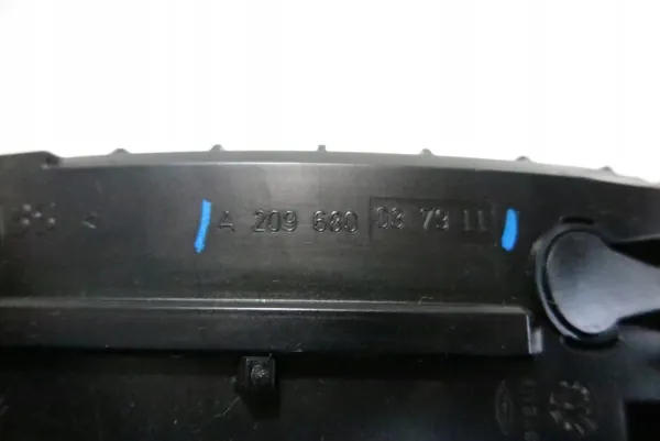 Porte-gobelet avant Mercedes-Benz OEM A2096800379 image 8