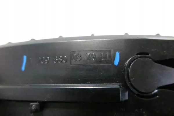 Porte-gobelet avant Mercedes-Benz OEM A2096800379 image 9