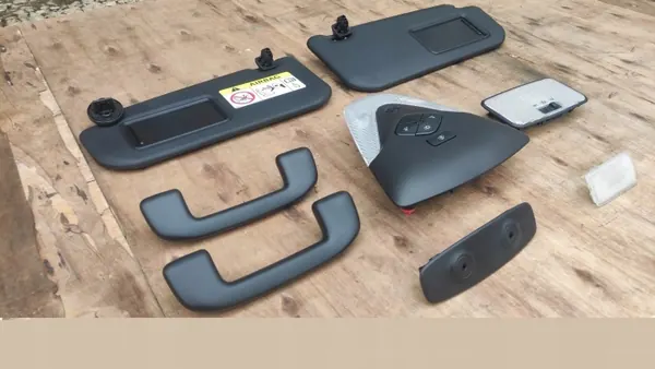 Toyota C-HR binnenverlichting OEM 81260-F4070 image 3