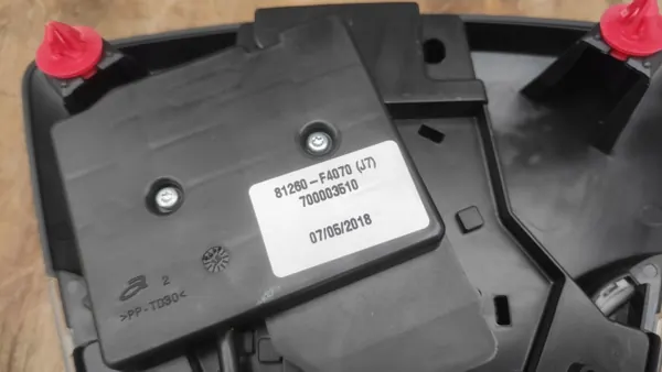 Toyota C-HR binnenverlichting OEM 81260-F4070 image 4