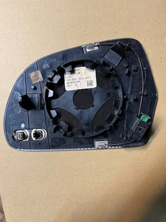 SKODA OCTAVIA 2 SUPERB Oikea Peilin Kotelo LA7W image 3