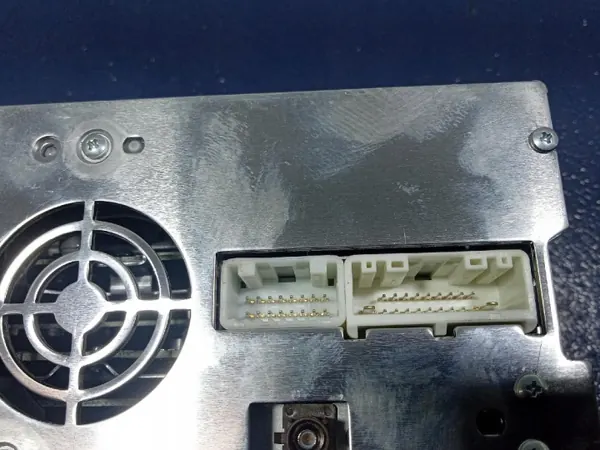 Infiniti Q50 Elevador Radio OEM 283304GN4F - Usado image 5