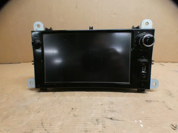 Renault Clio IV Radio Navigation OEM 281152928R image 2