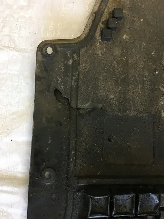 Framstötfångarplåt VW Caddy 2K 1.9 TDI image 4