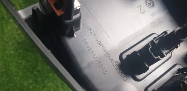 Ford Transit Custom USB-pistorasia OEM JK21-V045R19-A image 3