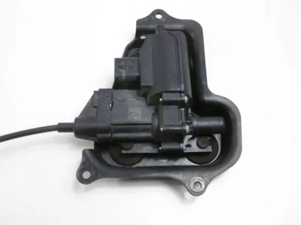 Mercedes central låsaktuator OEM A1667600303 image 4