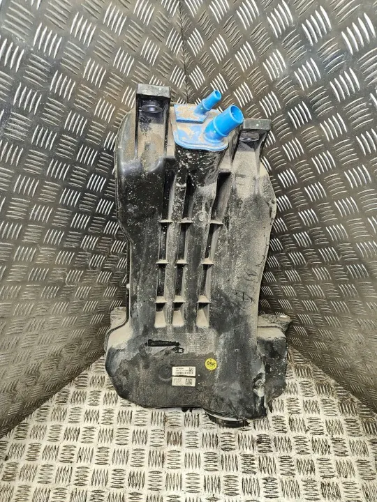 OEM 4M0131878CP AdBlue-tank för Audi Q7 2016 image 3