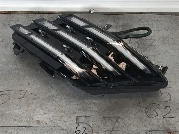Peugeot 3008/5008 III Halogen Höger Fram DRL Ljuskälla OEM 9840873180 image 3