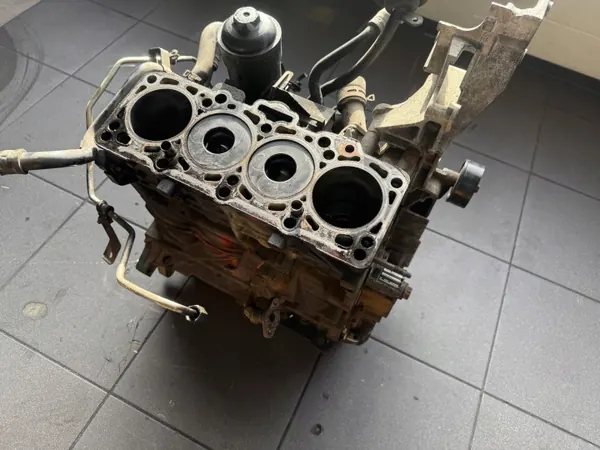 Bloco motor Volkswagen usado OEM 03G021AB image 3