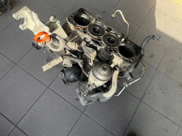 Bloco motor Volkswagen usado OEM 03G021AB image 5