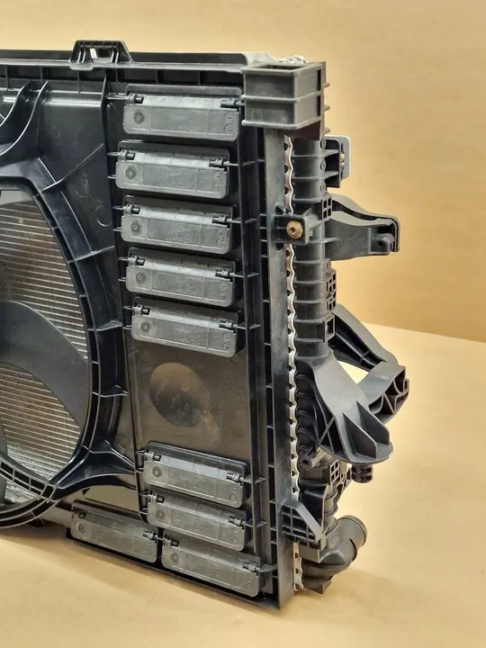 Conjunto de ventilador de refrigeración VW Transporter T6 2015-2020 OEM image 3