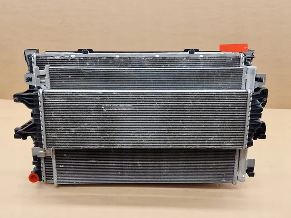 Conjunto de ventilador de refrigeración VW Transporter T6 2015-2020 OEM image 8