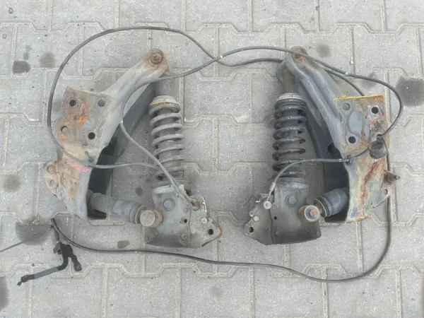Volvo FM4 cabine-ophanging OEM 22247241 (2013-2021) image 2