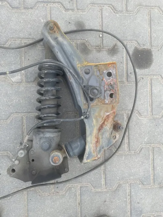 Volvo FM4 cabine-ophanging OEM 22247241 (2013-2021) image 6