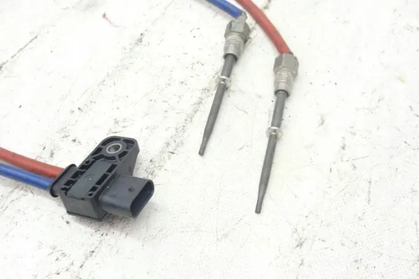 Sensor AdBlue Trafic III IV 2.0 DCI image 2