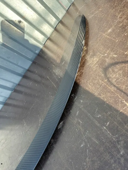 Spoiler coffre carbone Tesla Model 3 OEM 1455166-00-B image 3