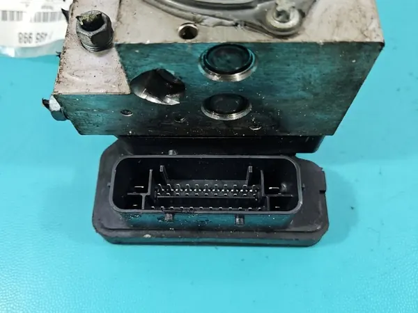 Bomba ABS OEM 6858956 para BMW F10 F11 - Usada image 3