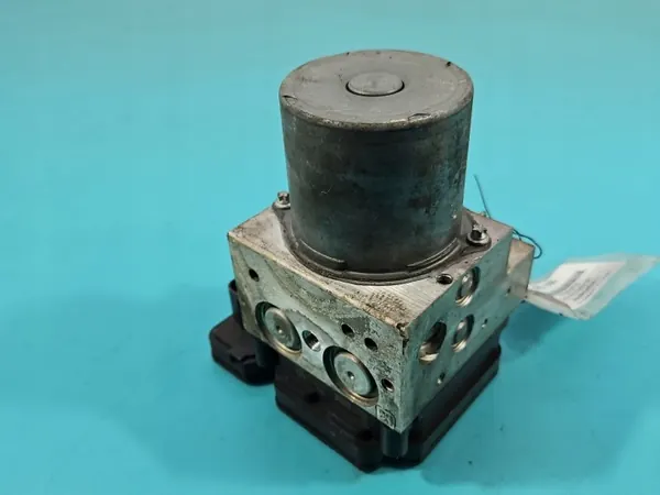 Bomba ABS OEM 6858956 para BMW F10 F11 - Usada image 4