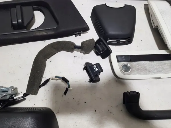 Kit Garniture Intérieure Noire Mercedes W204 AMG OEM image 5