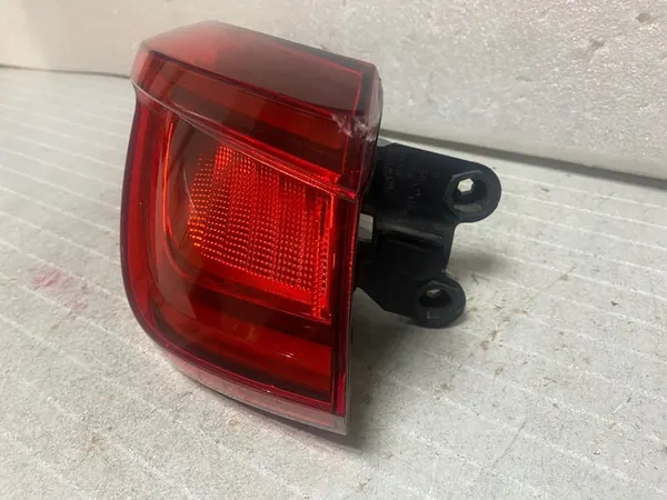 Lámpara trasera izquierda Seat Leon IV HB image 3