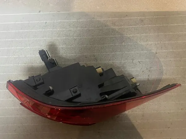 Lámpara trasera izquierda Seat Leon IV HB image 7