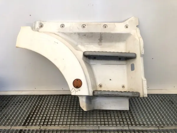 Right Cab Step OEM 81615100712 for MAN TGA image 2