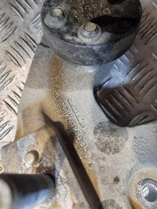 Support de boîte de vitesses FORD 2.0L 2016 DG937M125AD image 2