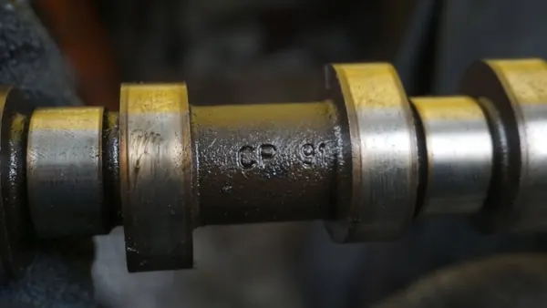 Árvore de cames escape OEM 55562231 para Astra J image 4