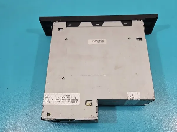 Audi Q7 CD-Wechsler OEM 4L0035111 - Gebraucht image 8