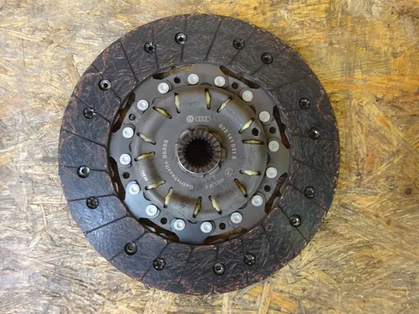 Conjunto de embreagem completo AUDI Q3 8U 2.0 TDI LUK OEM 03L141025T image 5