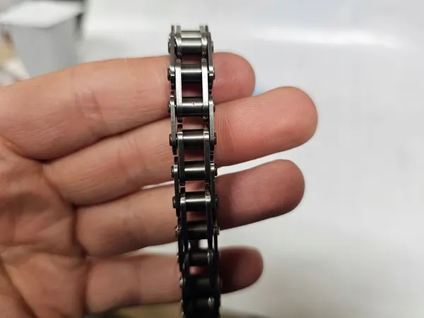 Cadeia de Bomba de Óleo Seat Ibiza IV Fabia 2 Roomster 03E109229 image 4