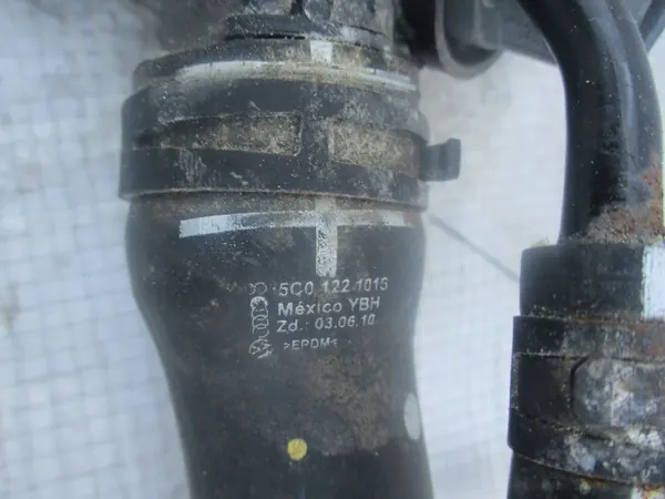 VW JETTA IV PASSAT B7 B8 2.5 FSI Vesiputki Termostaatti image 3