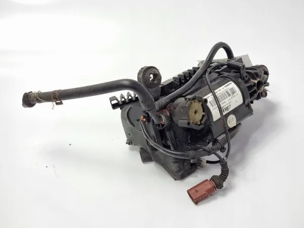 Audi A8 S8 D5 2021 Achter luchtvering compressor OEM 3D0616005K image 2
