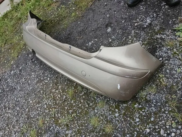 Parachoques trasero Mercedes W169 Clase A OEM 791 - Usado image 4