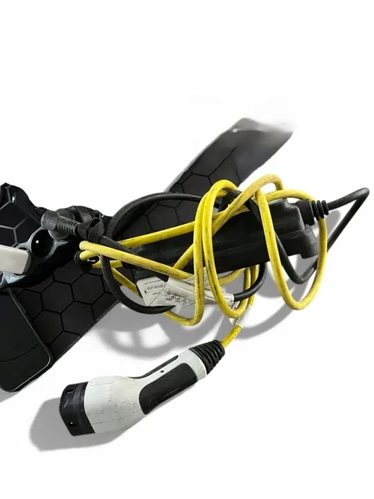 BMW i3 Elektroladegerät OEM 9845149XX - Gebraucht image 2