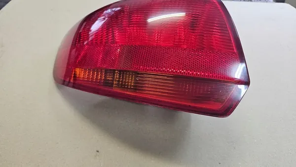 LÁMPARA TRASERA IZQUIERDA AUDI A3 8P 5D SPORTBACK 8P4945095C image 2