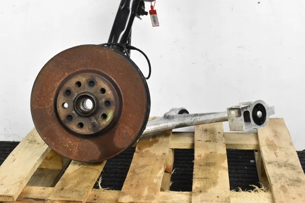 Mozzo Braccio Ammortizzatore Sinistro Anteriore Audi Q3 2.0 image 2