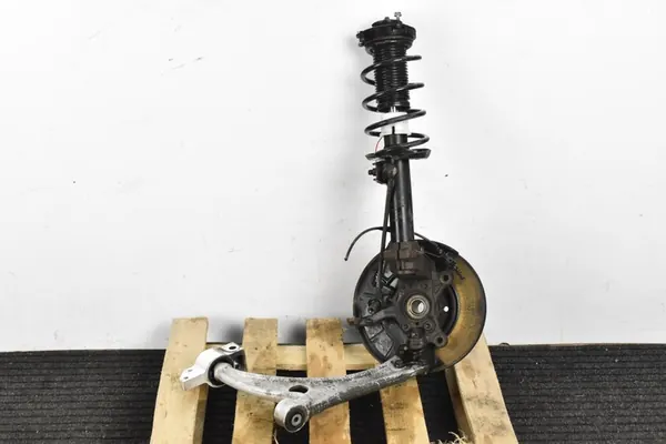 Mozzo Braccio Ammortizzatore Sinistro Anteriore Audi Q3 2.0 image 4