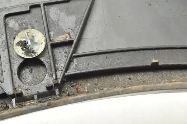 Peugeot 207 Cache-Boue Arrière Gauche OEM 9680735580 image 8