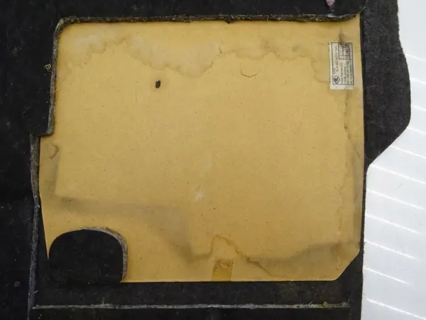 Alfombrilla maletero Skoda Yeti I OEM 5L6863463C image 4