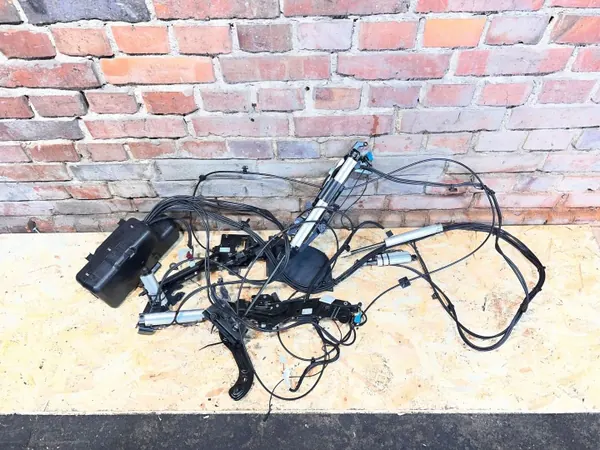 Mercedes-Benz W238 Cabrio Dachpumpe OEM image 3